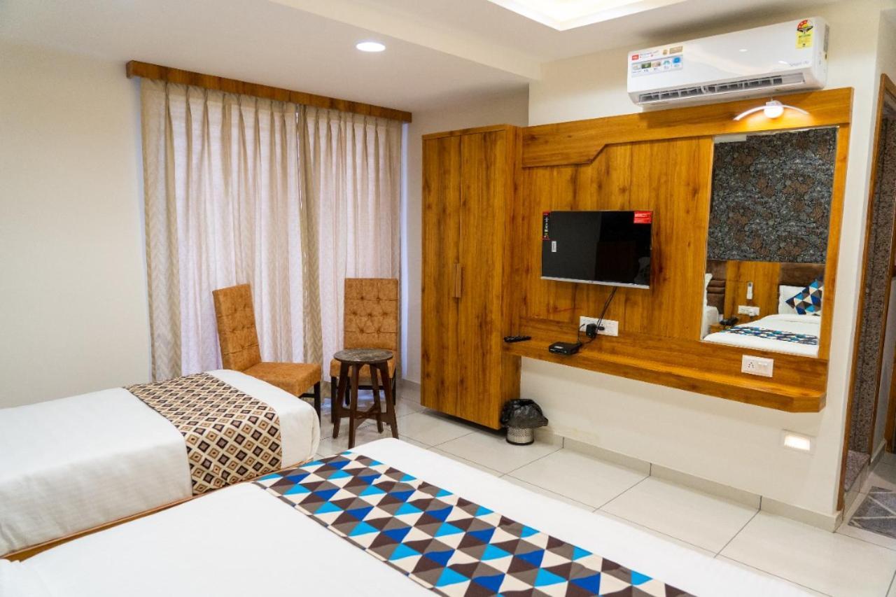 Hotel Lee Grand Ānand Kültér fotó