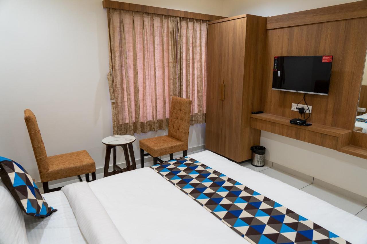 Hotel Lee Grand Ānand Kültér fotó