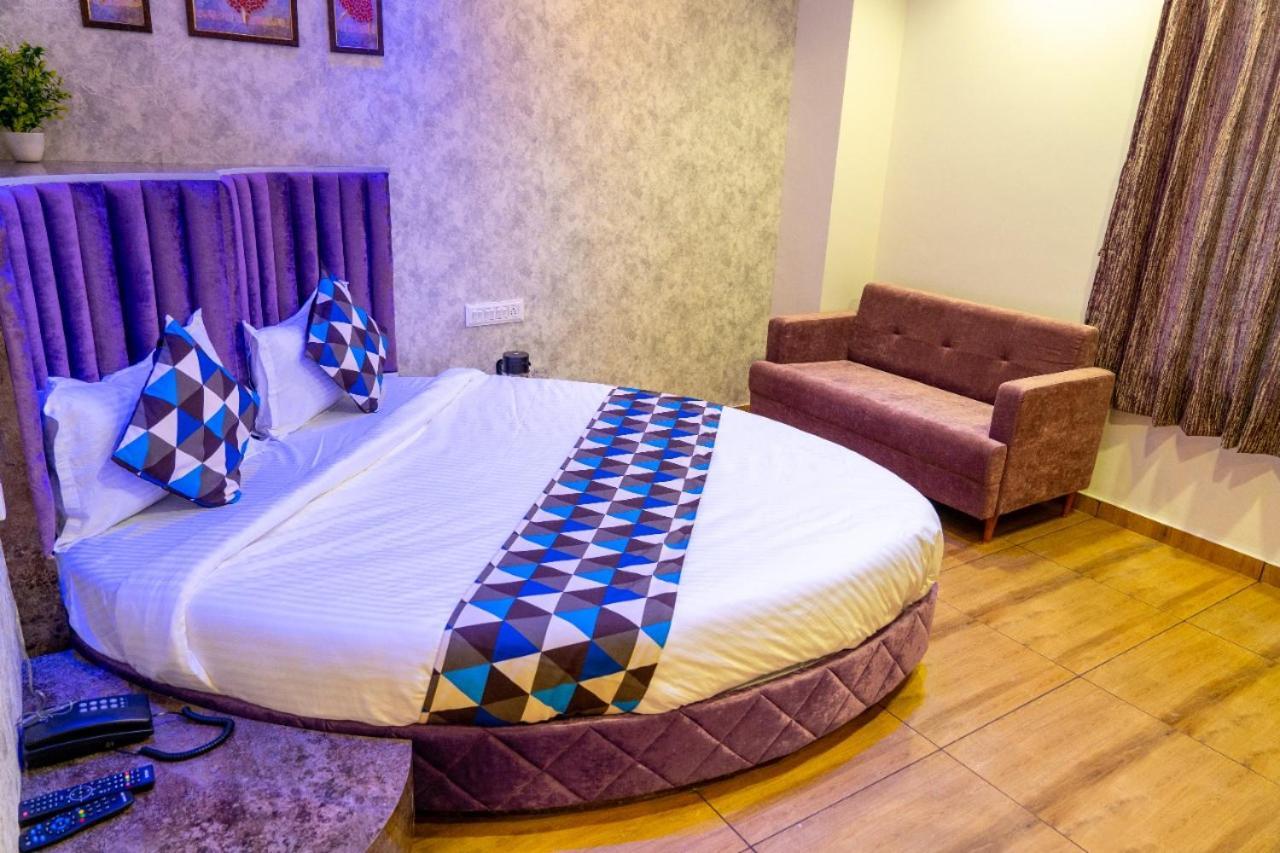 Hotel Lee Grand Ānand Kültér fotó